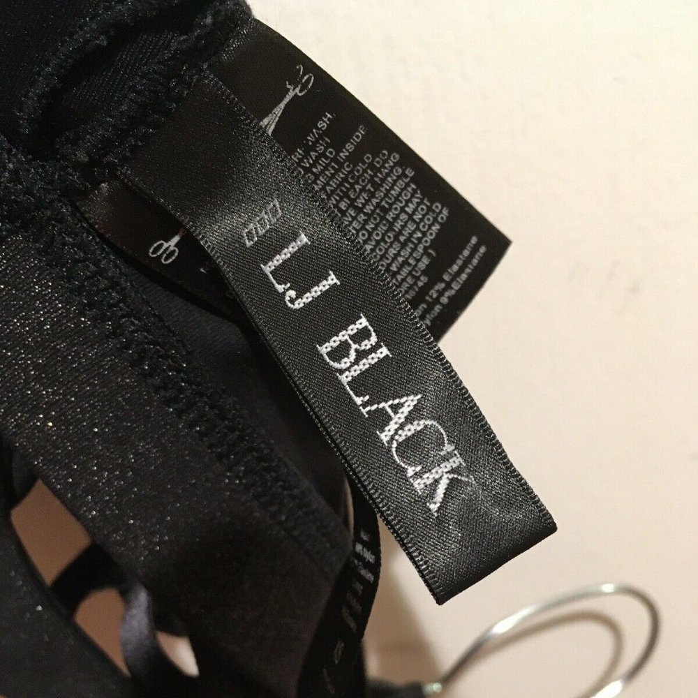 Lorna jane sports bra black - Picture 10 of 11